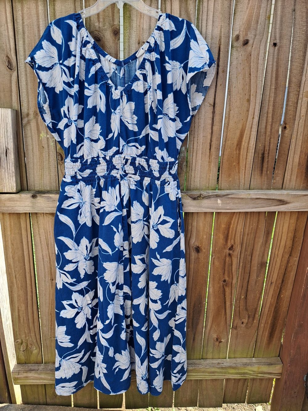 GAP Navy Blue Floral V-Neck Midi Dress With Pockets, Size L
